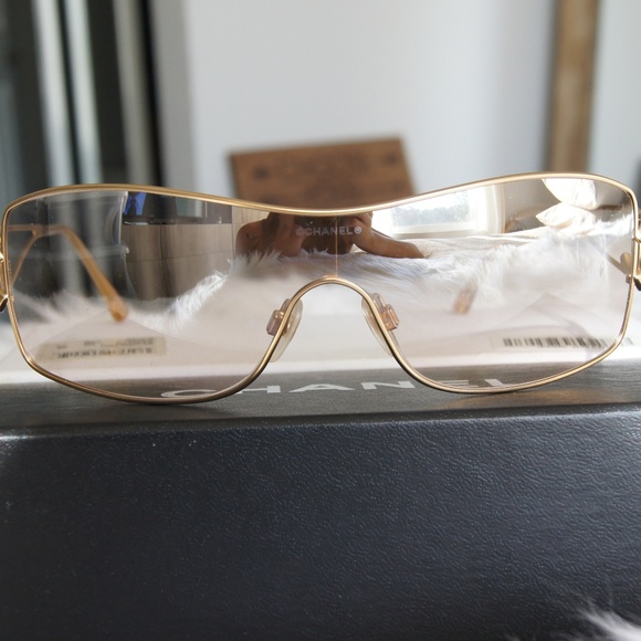 CHANEL Gorgeous Gold Trim Sunglasses with Cs Logo